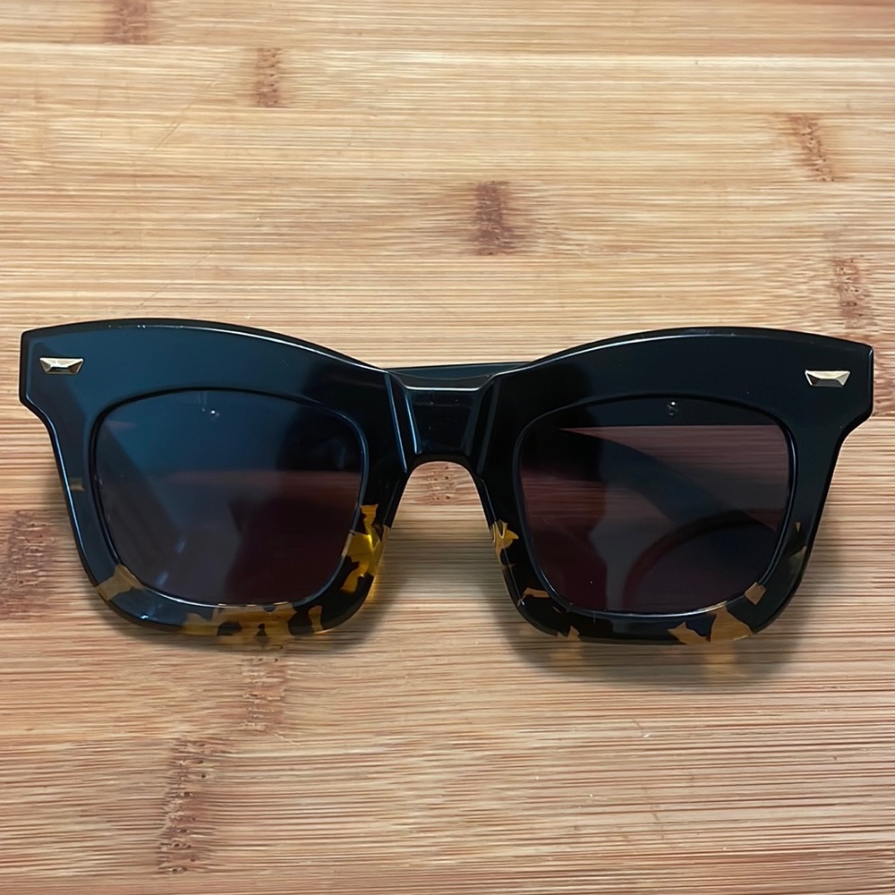 VALLEY EYEWEAR black to Tort w. 24k Gold Metal Trim